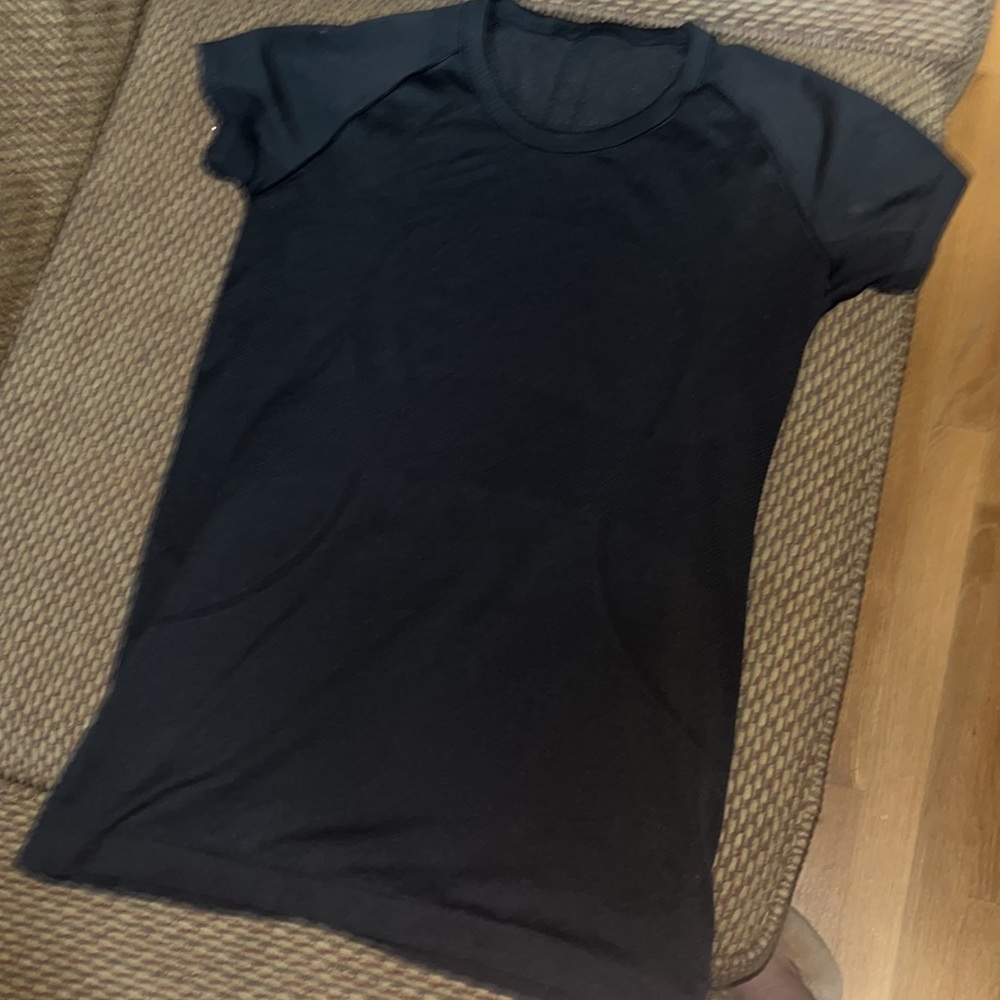 Lululemon swiftly tech short sleeve